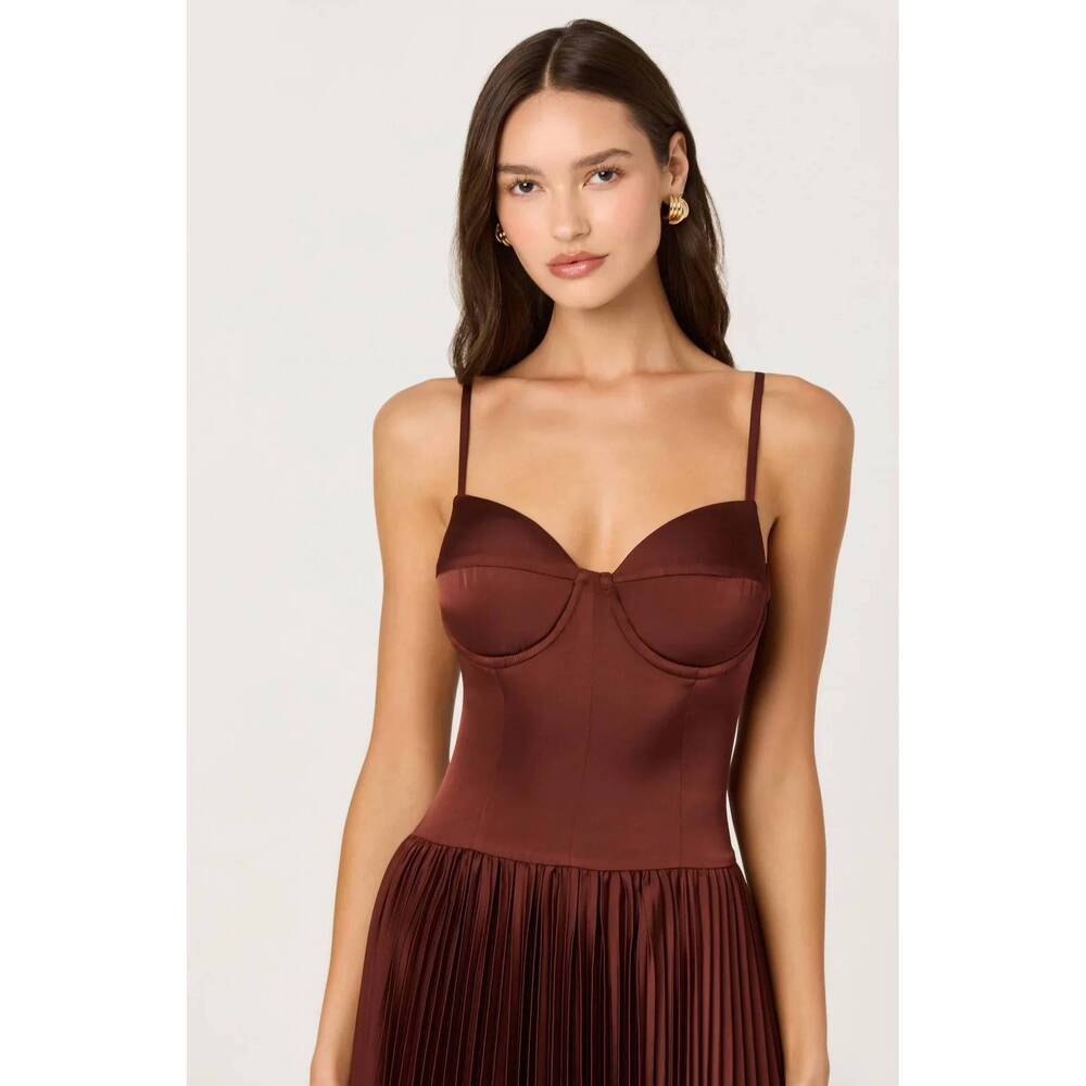 NEW ASTR elyssa dress in rust brown - Picture 3 of 4
